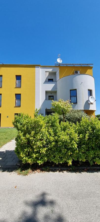 Apartament Oaza Klara Karlovac Zewnętrze zdjęcie