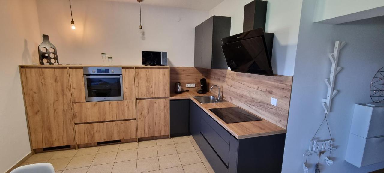 Apartament Oaza Klara Karlovac Zewnętrze zdjęcie