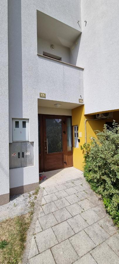 Apartament Oaza Klara Karlovac Zewnętrze zdjęcie
